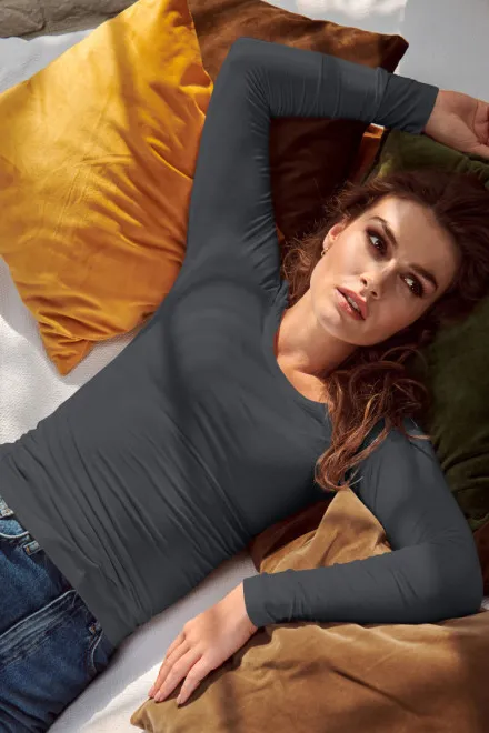 T-shirt dam med långa ärmar och djupare urringning, ljusgrå